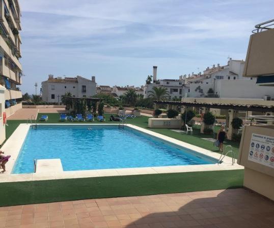 Marina Banus Lll *