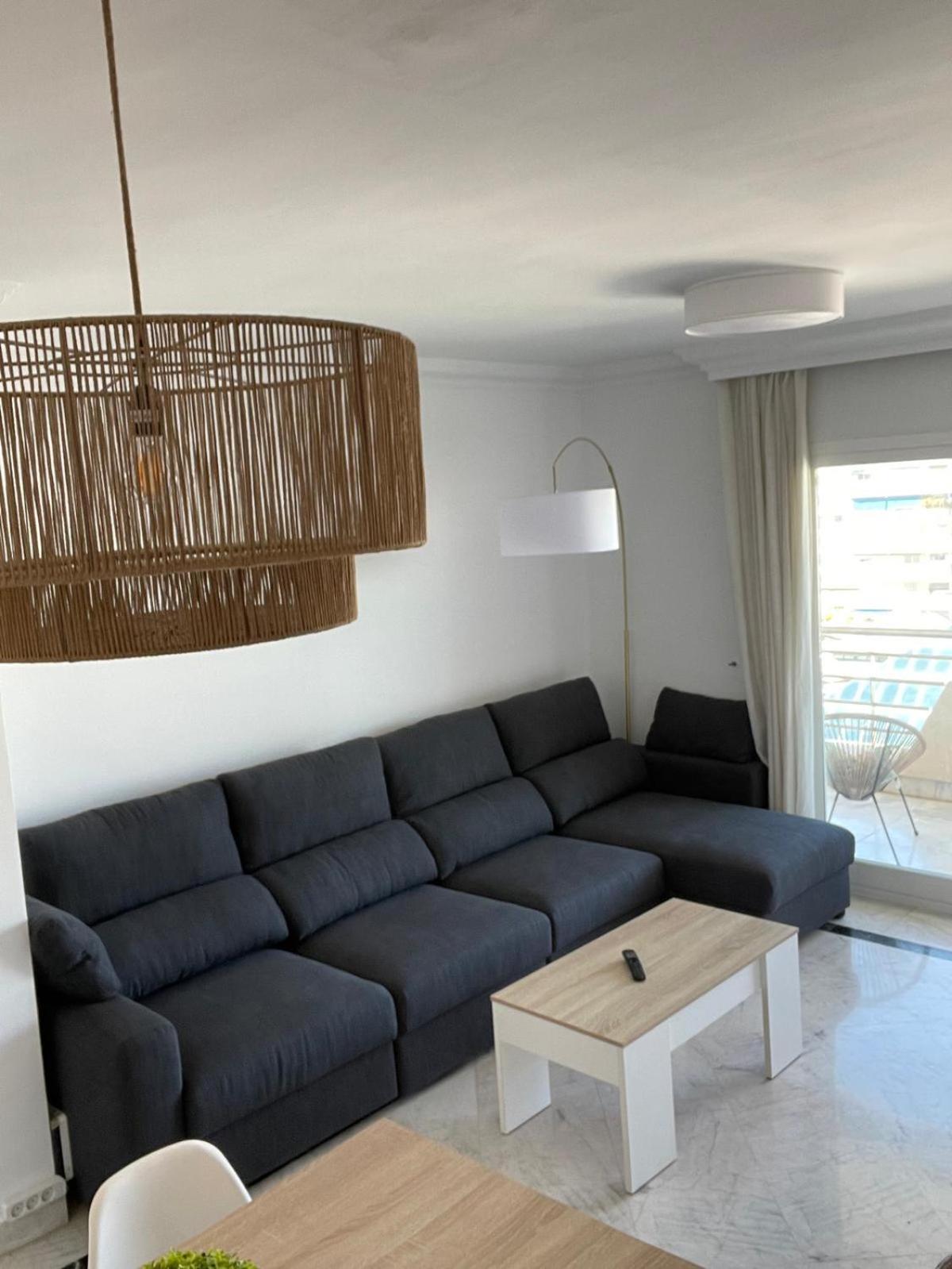 Marina Banus Lll *