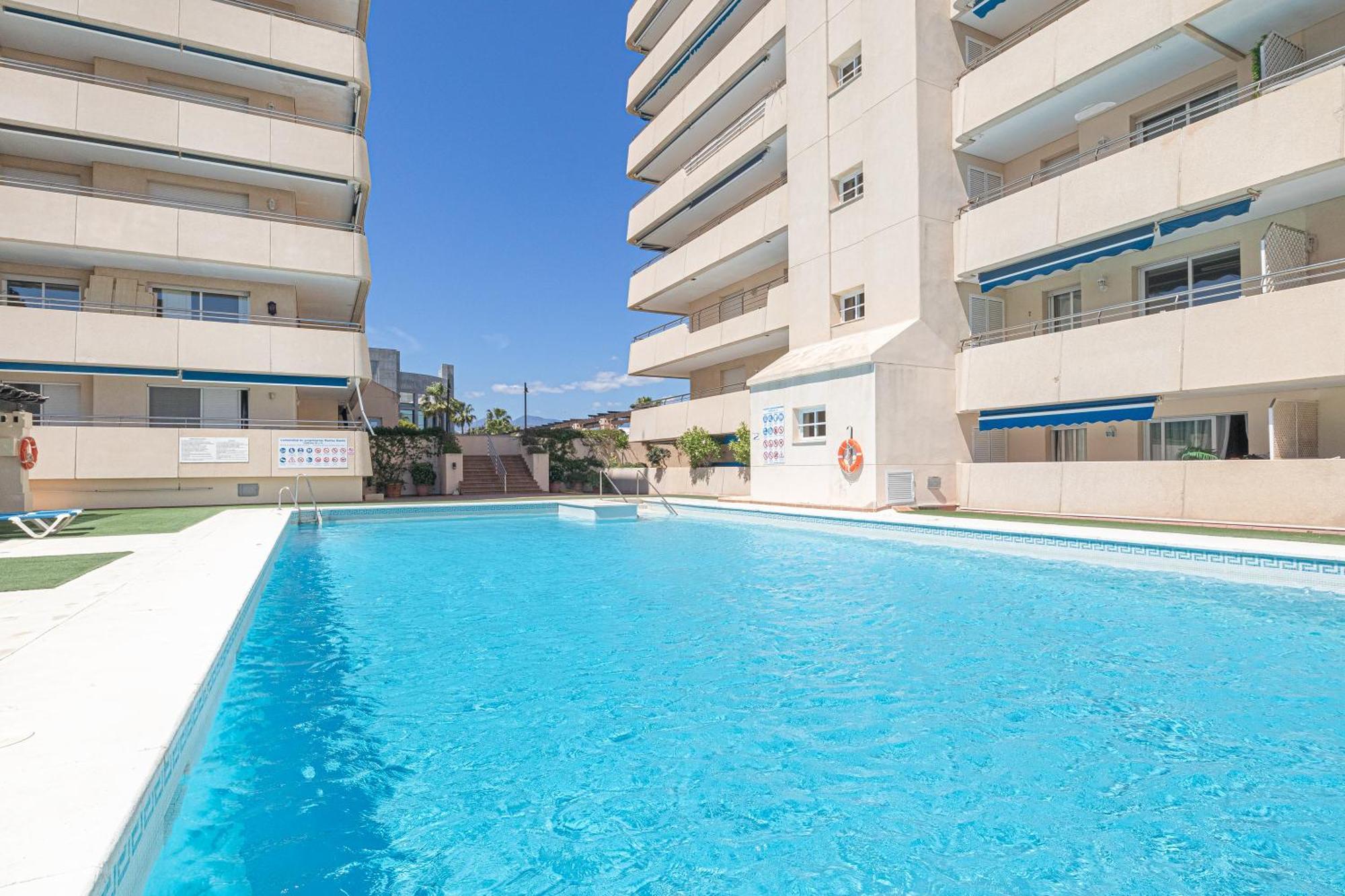 Marina Banus Lll Apartament *