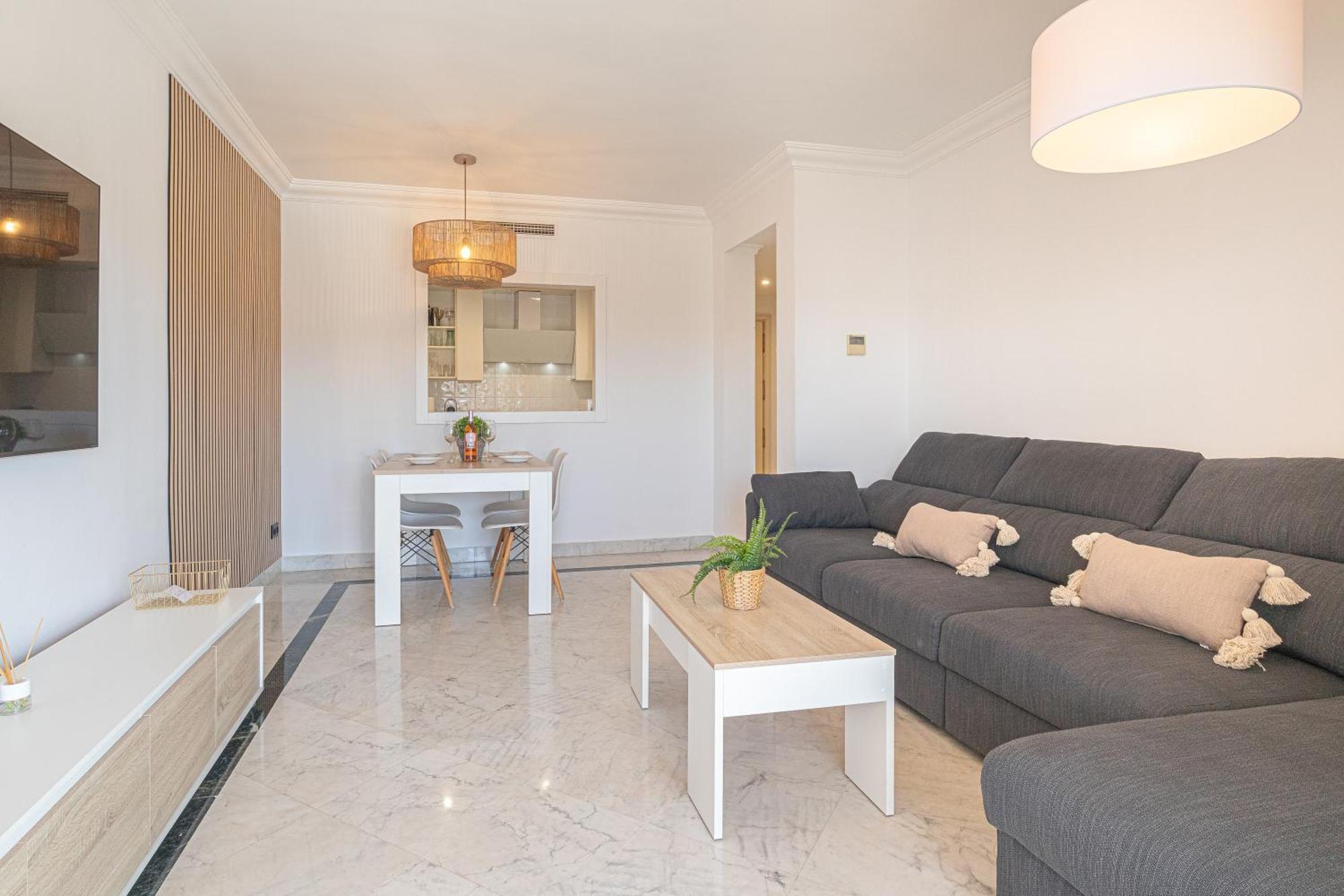 Marina Banus Lll Apartament *
